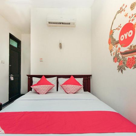 Hotel O Genteng Near Genteng Market Formerly Uno Hotel Surabaya Exterior photo