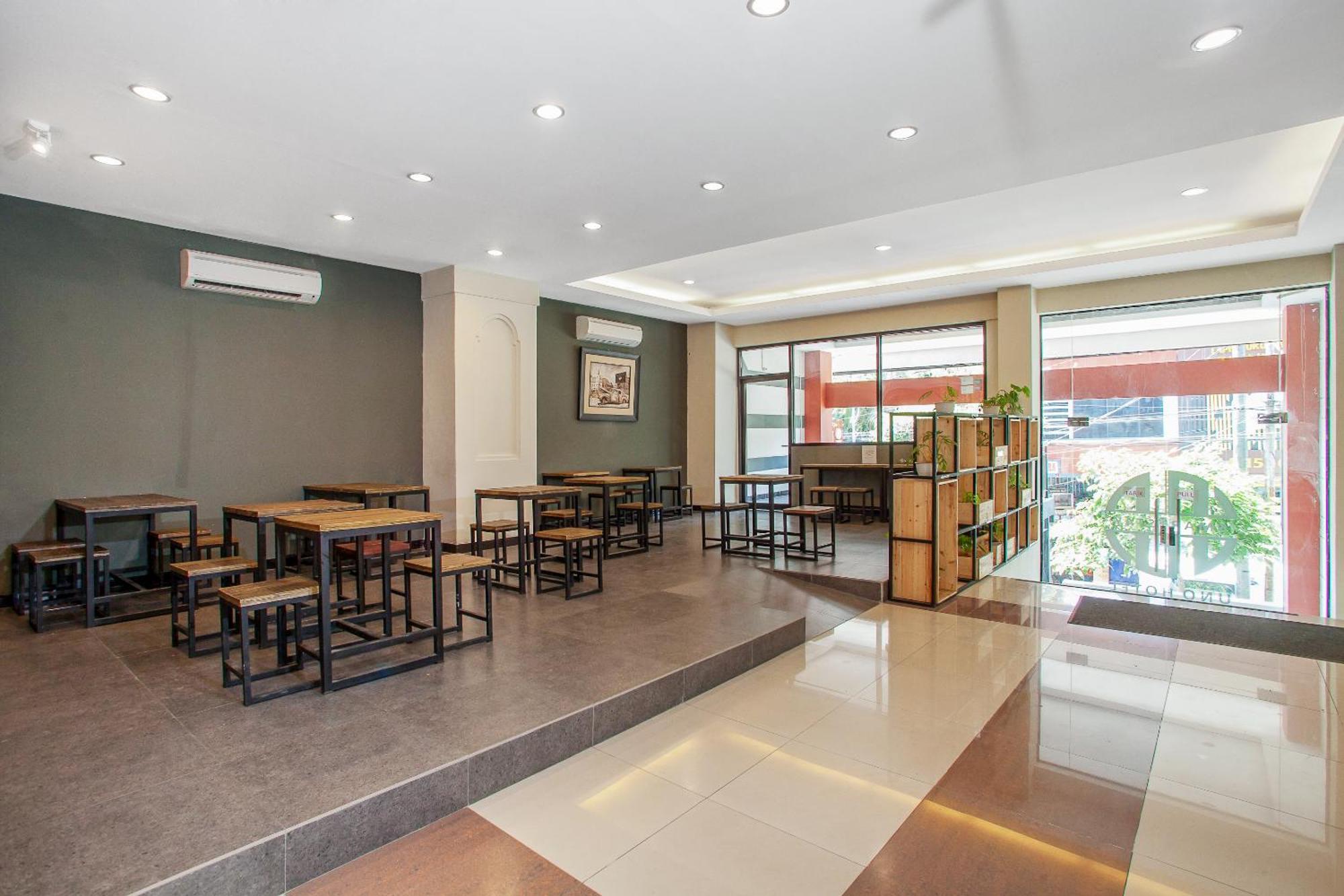 Hotel O Genteng Near Genteng Market Formerly Uno Hotel Surabaya Exterior photo