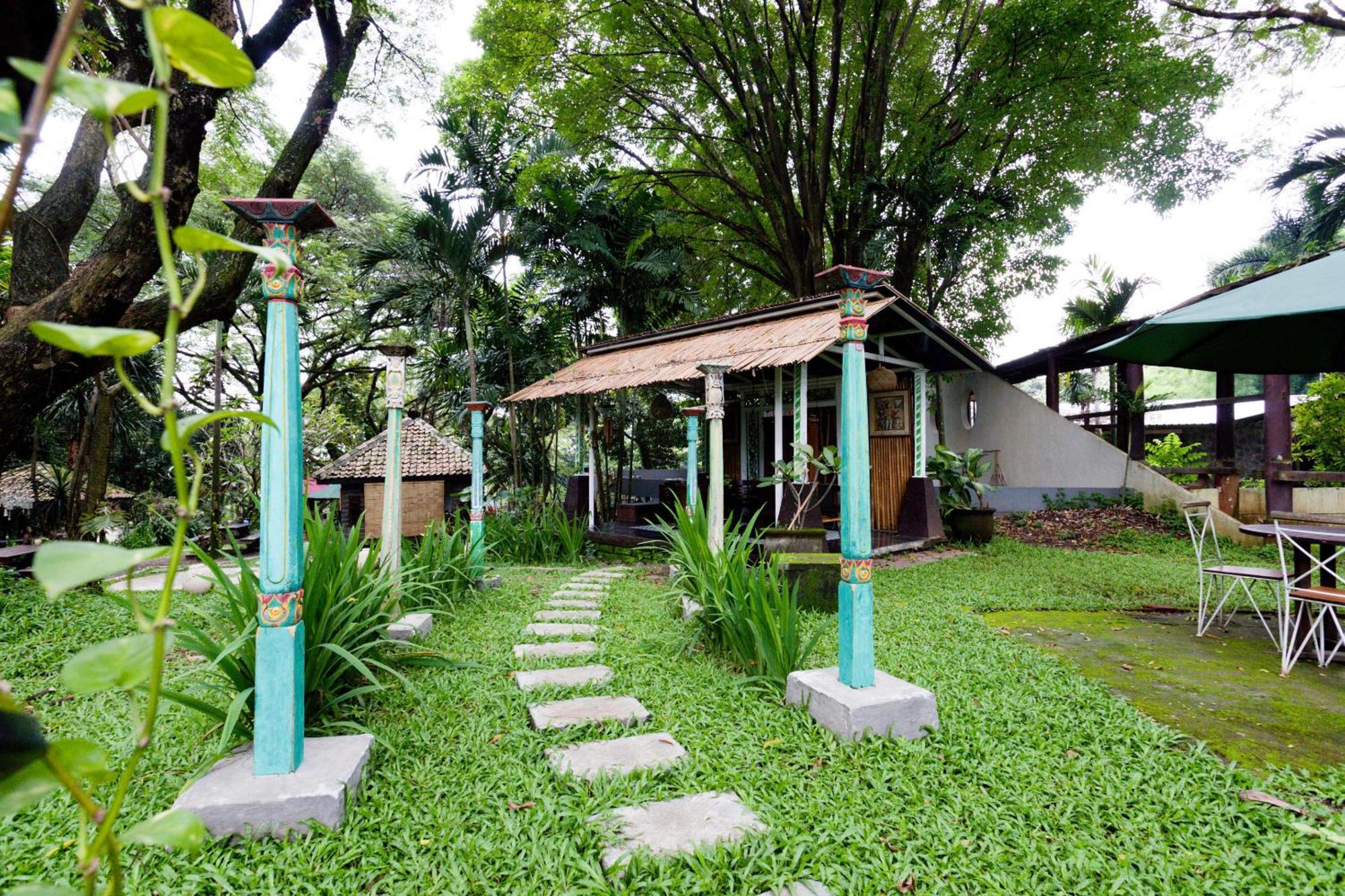 Hotel O Genteng Near Genteng Market Formerly Uno Hotel Surabaya Exterior photo