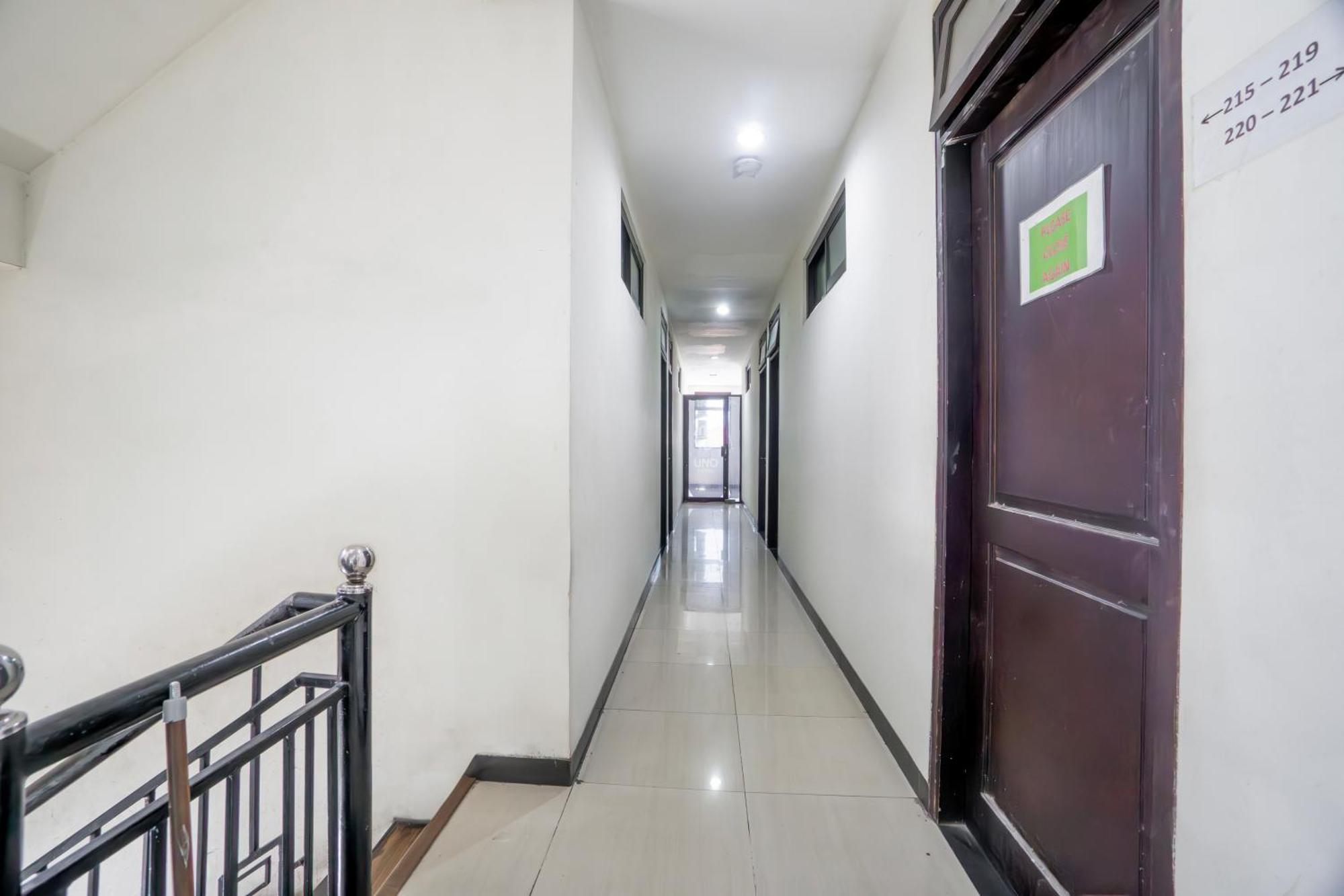 Hotel O Genteng Near Genteng Market Formerly Uno Hotel Surabaya Exterior photo