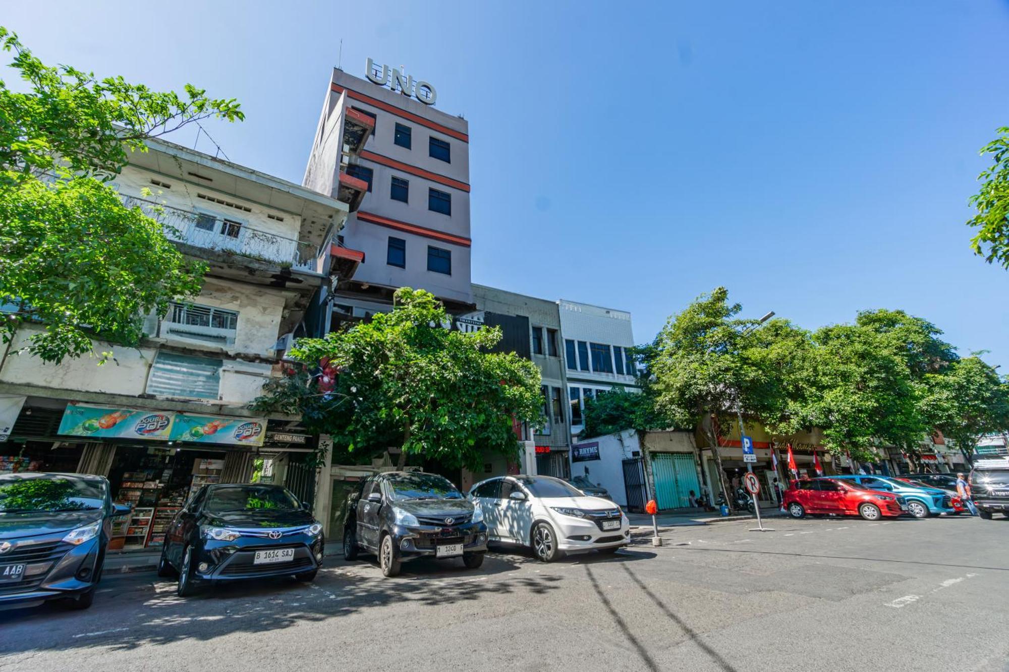 Hotel O Genteng Near Genteng Market Formerly Uno Hotel Surabaya Exterior photo